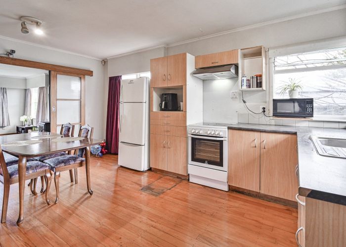  at 702E Park Road South, Akina, Hastings, Hawke's Bay