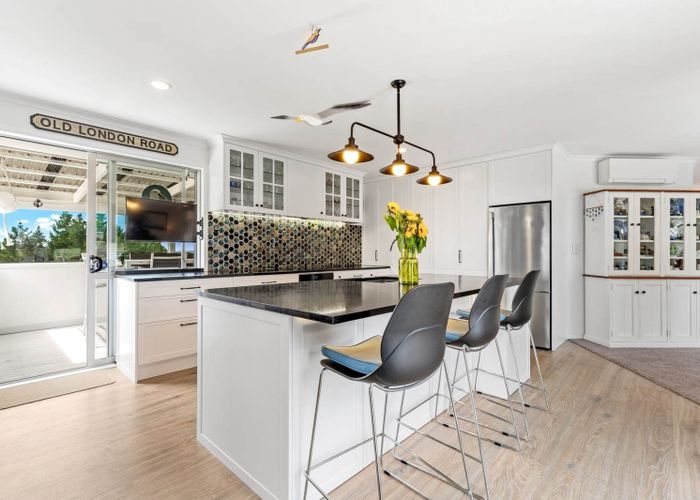  at 1/4 Roberts Road, Matakatia Bay, Rodney, Auckland