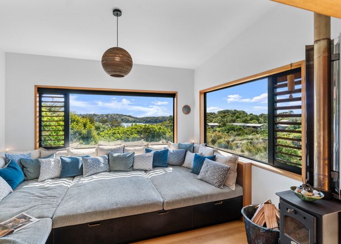  at 27 Queens Drive, Oneroa, Waiheke Island, Auckland