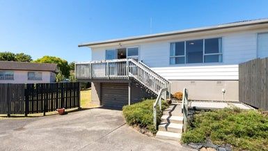  at 2/6 Benygloe Place, Highland Park, Auckland