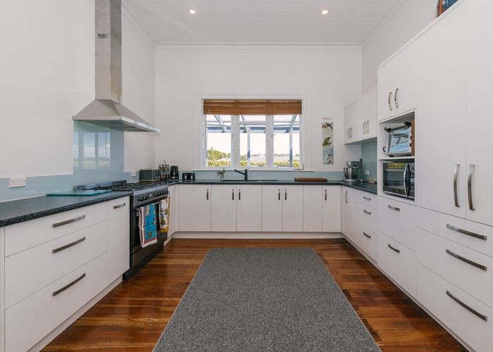  at 40 Turitea Road, Fitzherbert, Palmerston North