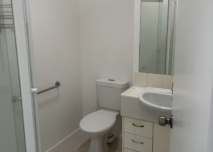  at A6/20 Ian Marwick Place, Birkenhead, North Shore City, Auckland