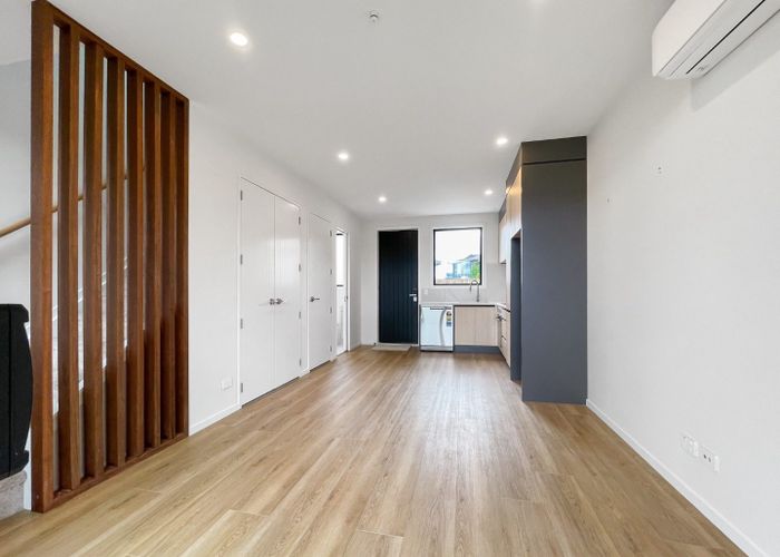  at 27e Dawnhaven Drive, Te Atatu Peninsula, Waitakere City, Auckland