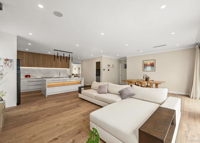  at 31 Surf View Crescent, Red Beach, Whangaparāoa