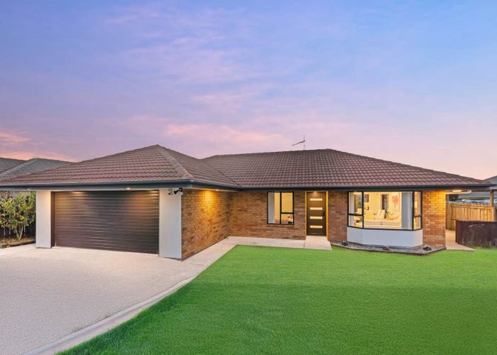  at 8 Glen Osborne Terrace, Flat Bush, Manukau City, Auckland