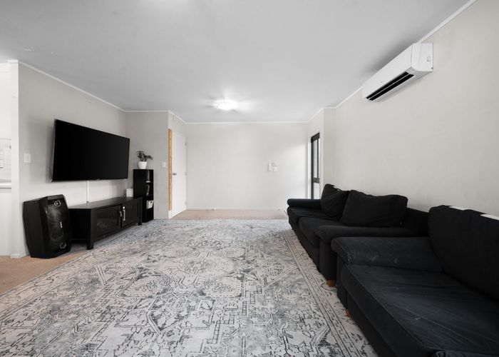  at 2/43 Templeton Place, Clendon Park, Manukau City, Auckland