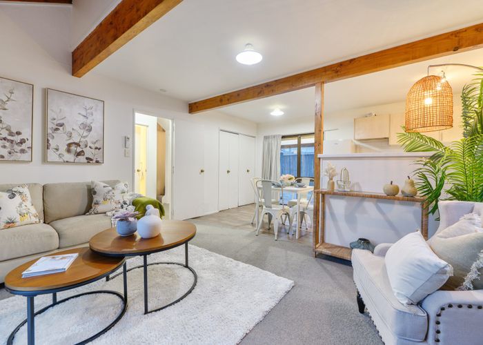  at 2/93 Seabrook Avenue, New Lynn, Waitakere City, Auckland