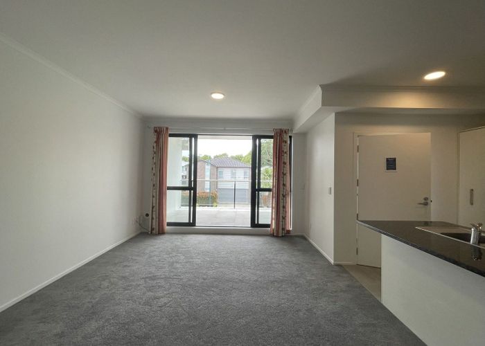  at 4/11 Carlos Drive, Flat Bush, Manukau City, Auckland