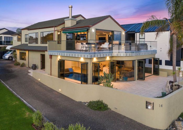 Free property data for 14 The Parade, Bucklands Beach, Auckland homes