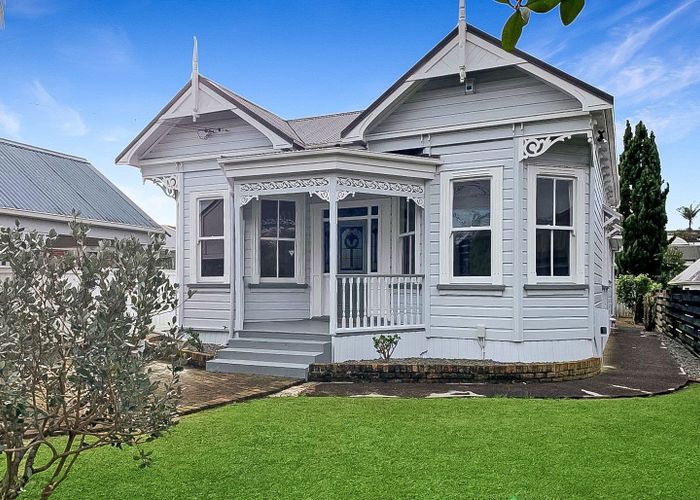  at 7 Lillington Road, Remuera, Auckland