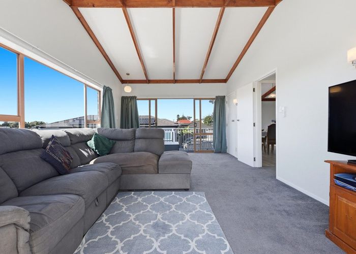  at 2/110 Hillside Road, Papatoetoe, Manukau City, Auckland