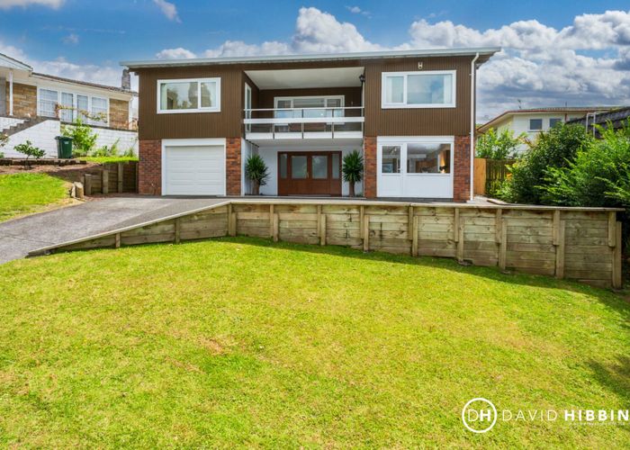  at 10 Woodcote Drive, Glenfield, North Shore City, Auckland