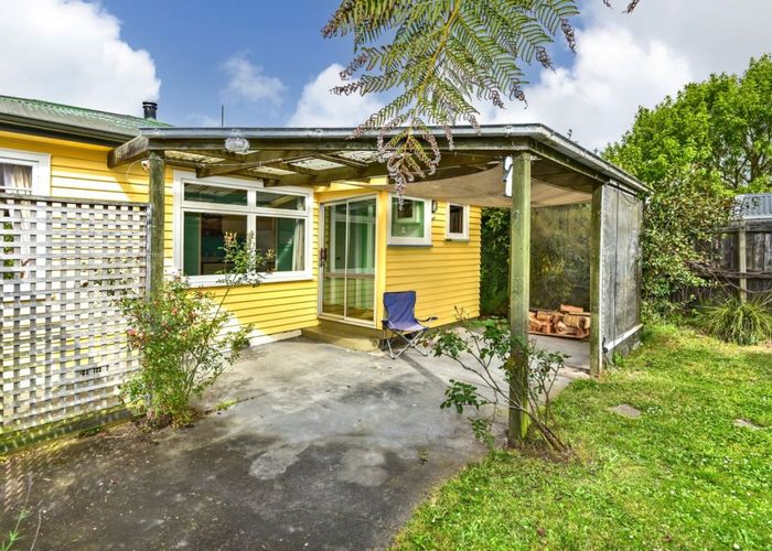  at 9 Moyna Avenue, Dallington, Christchurch