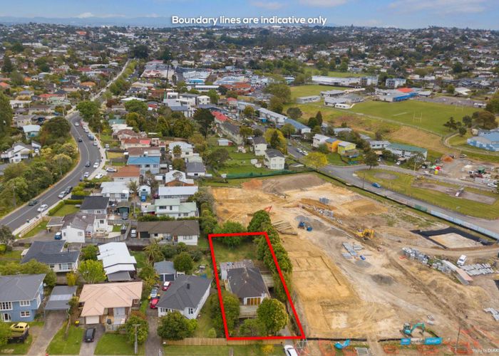  at 87 Tonar Street, Northcote, Auckland