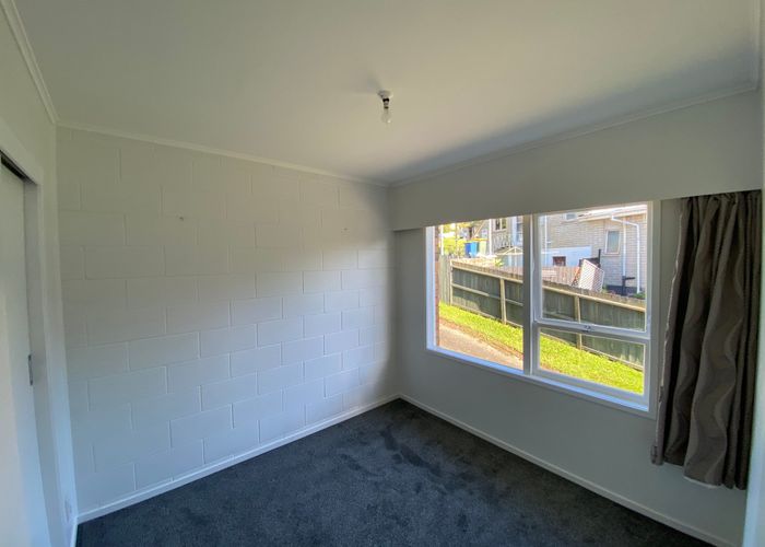 at 2/9 Ayton Drive, Totara Vale, North Shore City, Auckland