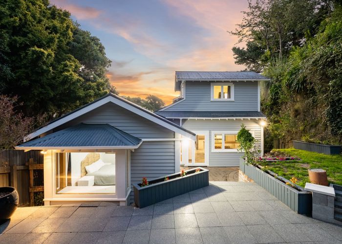  at 102 Paremata Road, Paremata, Porirua, Wellington