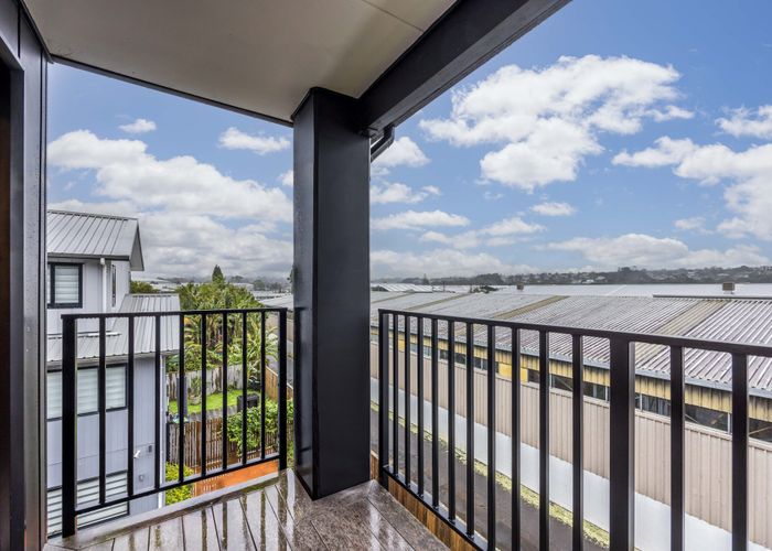  at 209/28C Eileen Newey Place, Henderson, Waitakere City, Auckland