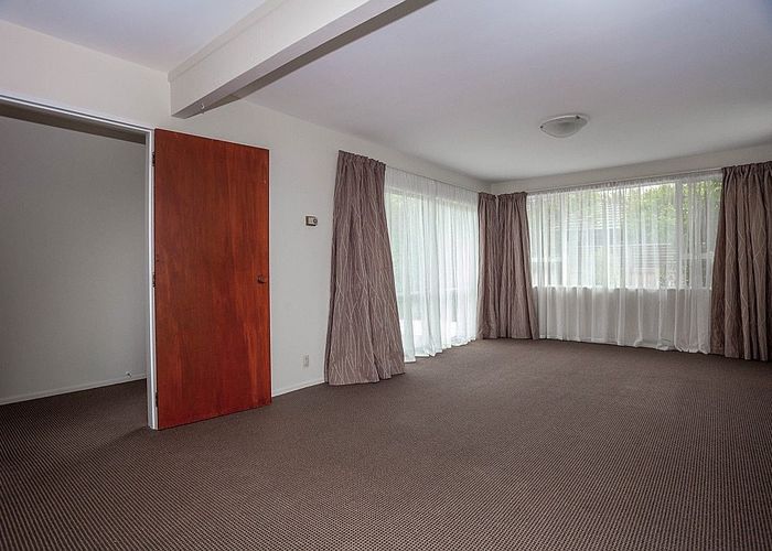  at 28 Royal Park Drive, Parklands, Christchurch City, Canterbury