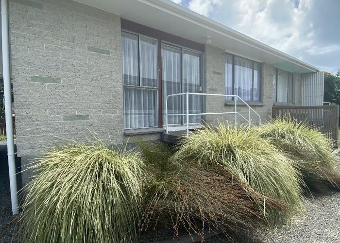  at 4/12 Jillett Street, Titahi Bay, Porirua