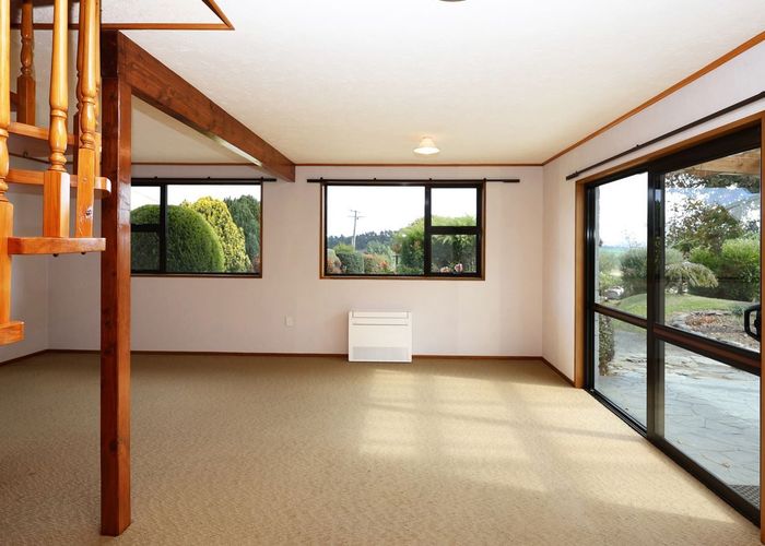  at 17 Burnett Street, Kakanui