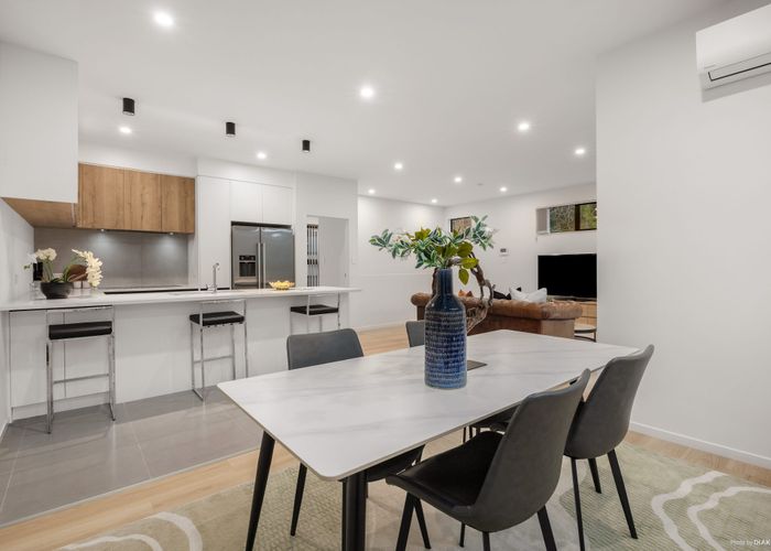  at 296A East Coast Road, Forrest Hill, Auckland