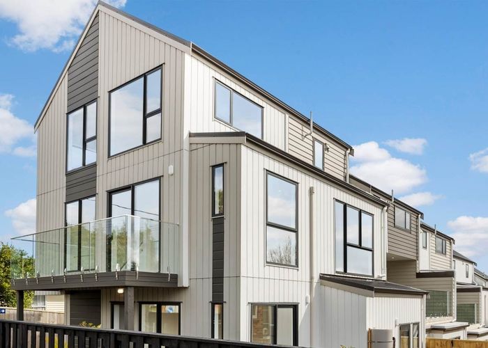  at 6/88 Te Atatu Road, Te Atatu South, Auckland