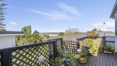  at 2/25 Cathedral Place, Parnell, Auckland