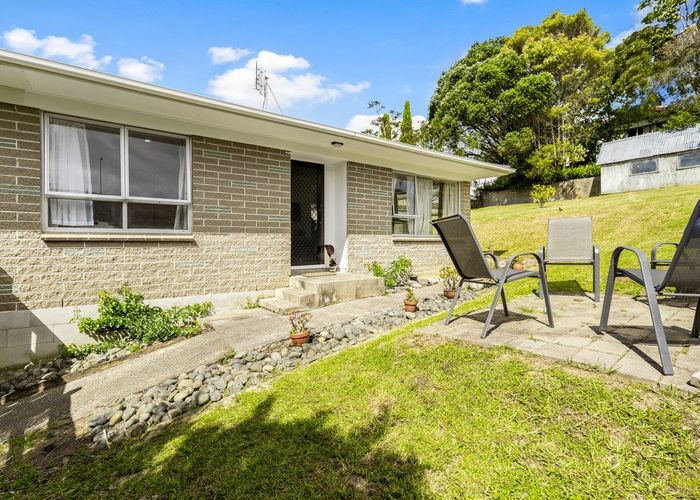  at 2/43 Archers Road, Hillcrest, Auckland