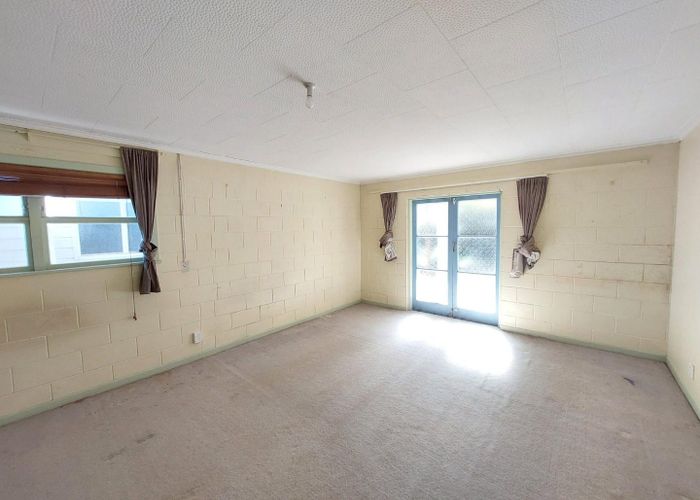  at 5 Croydon Road, New Lynn, Auckland