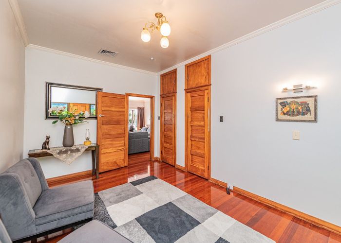  at 100 Western Line, Whanganui