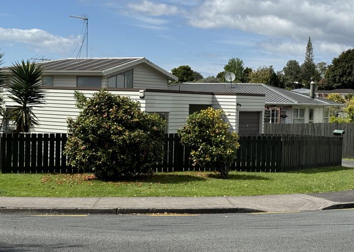  at 2B Hatherlow Street, Glenfield, North Shore City, Auckland