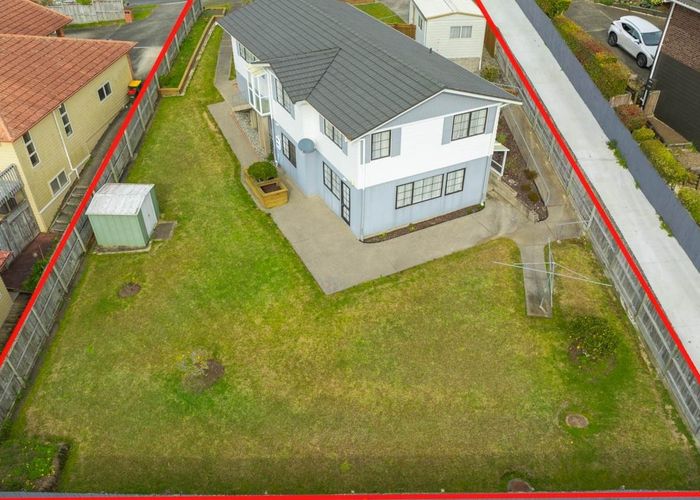  at 142 Oaktree Avenue, Browns Bay, Auckland