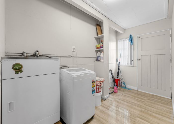  at 5 Magellan Place, Papatoetoe, Auckland