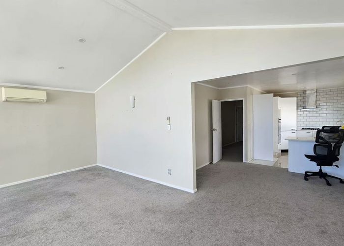  at 38 Arran Road, Browns Bay, North Shore City, Auckland