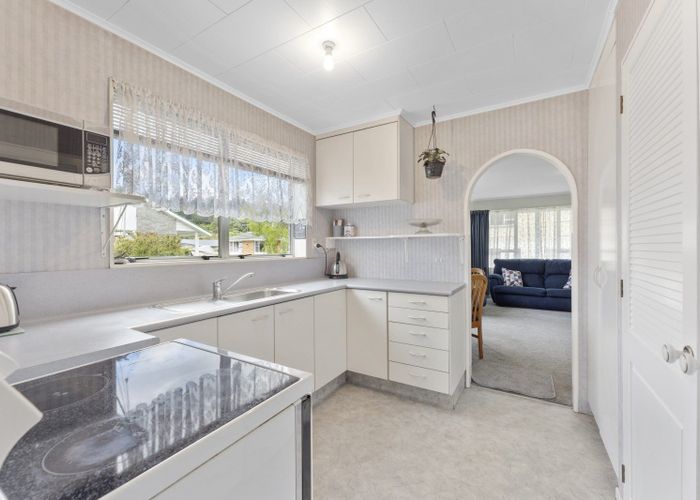  at 2/8 Cederholm Grove, Brown Owl, Upper Hutt