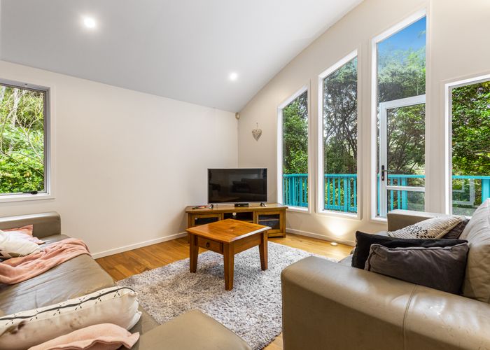  at 4 Okoka Road, Omiha, Waiheke Island