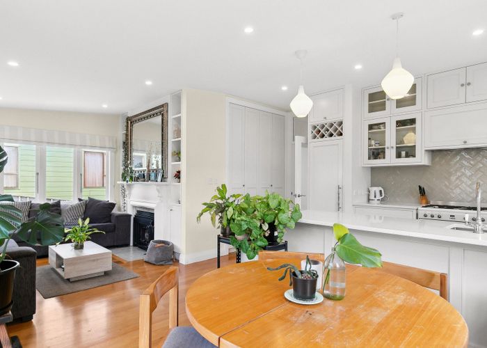  at 10 Herald Terrace, Berhampore, Wellington