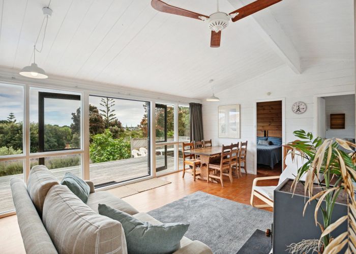  at 42 Queens Road, Waikanae Beach, Waikanae