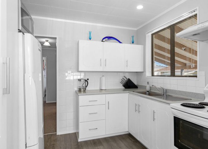  at 2/50 Kowhai Avenue, Ebdentown, Upper Hutt, Wellington