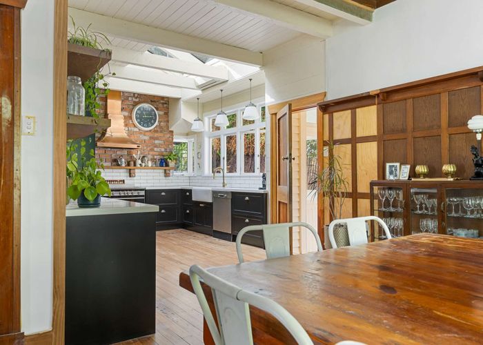  at 353 Devon Street West, Lynmouth, New Plymouth, Taranaki