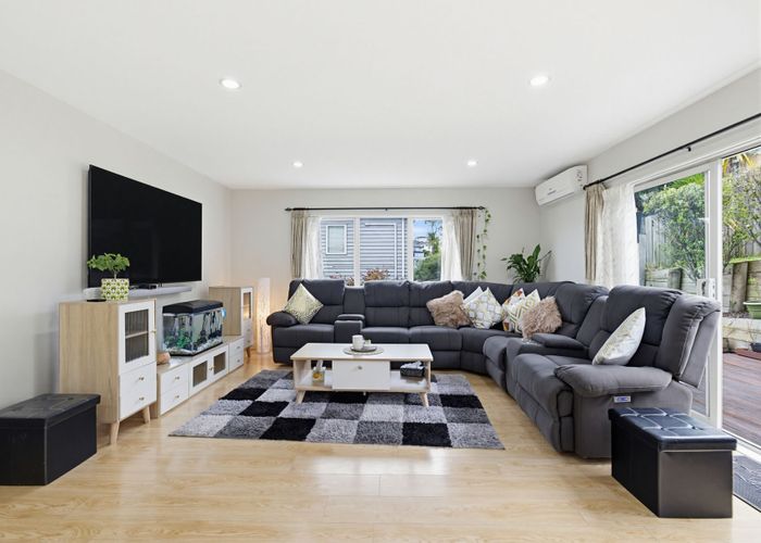  at 21 San Prospero Crescent, Henderson, Waitakere City, Auckland