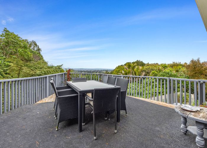  at 1124 Scenic Drive North, Swanson, Waitakere City, Auckland