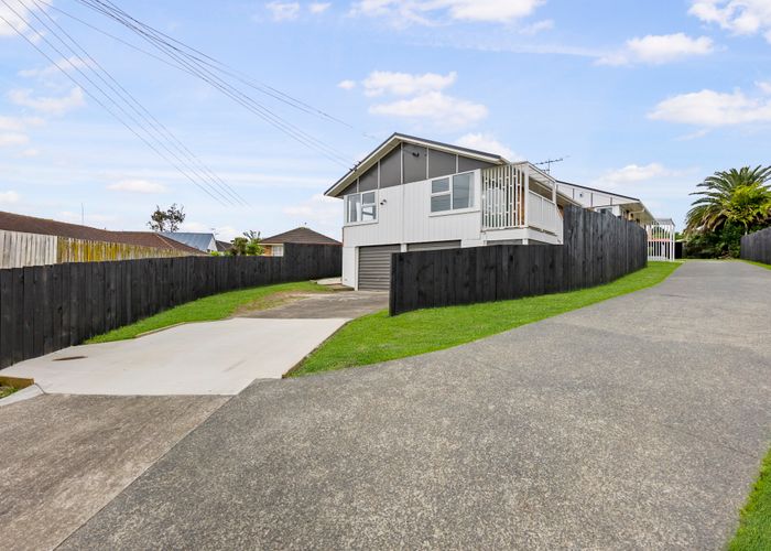  at 1/33 Malone Road, Mount Wellington, Auckland