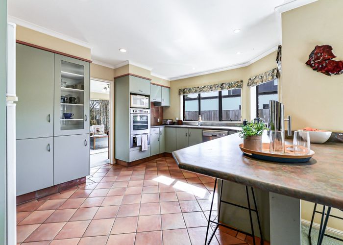  at 2 Farnah Green, Flagstaff, Hamilton