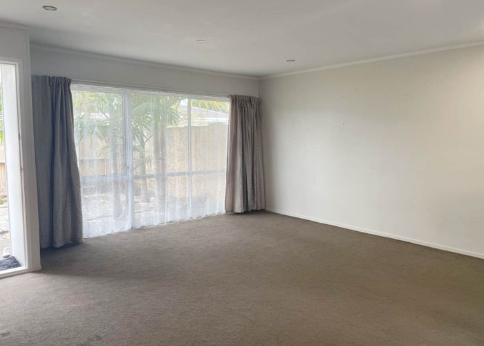  at 2/6 Rito Place, Papatoetoe, Manukau City, Auckland
