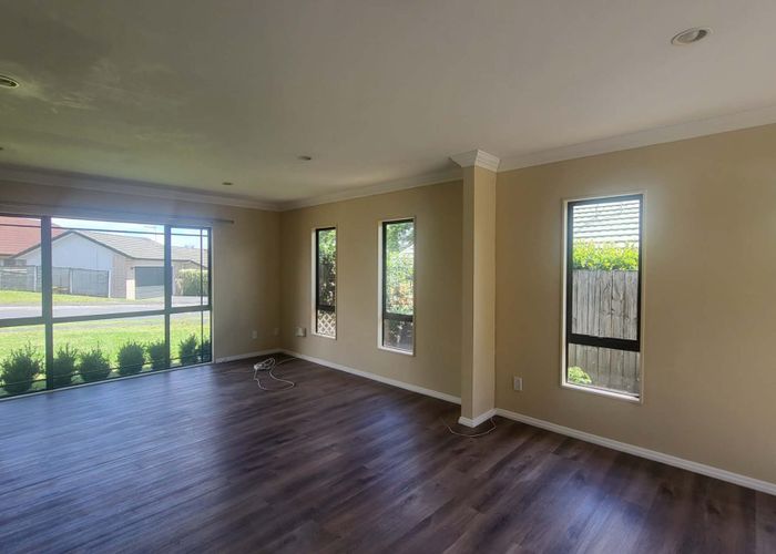  at 10 Pyrite Street, Westgate, Waitakere City, Auckland