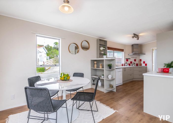  at 21 Sunhaven Drive, Newlands, Wellington