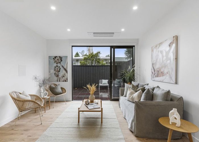  at 4/47 Taipari Road, Te Atatu Peninsula, Waitakere City, Auckland