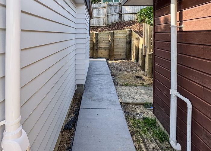  at 1 Studio/10 Chedworth Dve, Glenfield, North Shore City, Auckland