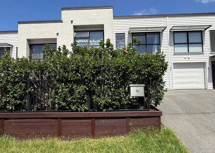  at 90  Matairangi Avenue, Totara Heights, Manukau City, Auckland